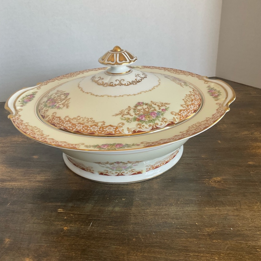 Noritake Rosebud 6002 round 10 Inch Elegant Floral Lidded Tureen Covered Dish